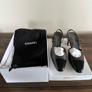 Chanel Slingback Pumps, Size 38 (EST 7.5), Gray Brown/Black, Lightly Worn